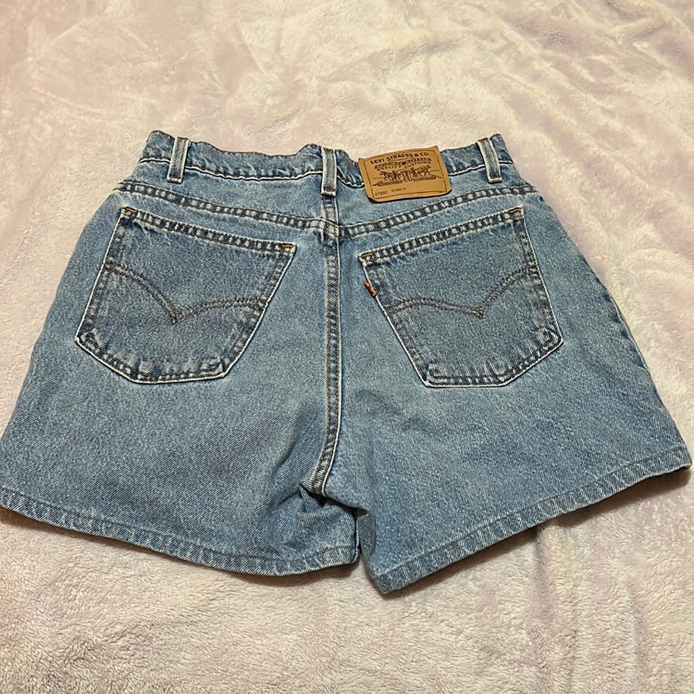 90’s Levi’s 950 Relaxed Fit Shorts